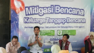 Mitigasi Bencana Rumah Tangga: Pemdes Cibunian Apresiasi Kontribusi Mahasiswa KKM Kelompok 06