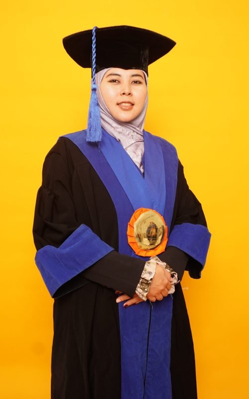 37. Nuraini, S.Pd., M.Pd. (Ka. Prodi BKI)